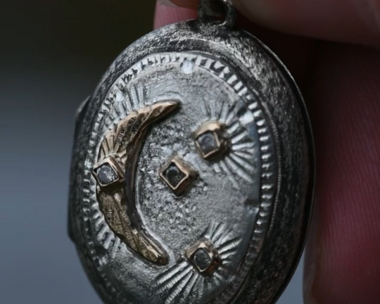 One of One—Wandering Into Stardust Locket