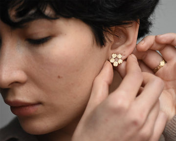 tracEs earring—five tracElets