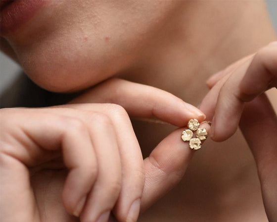 tracEs pendant—four tracElets